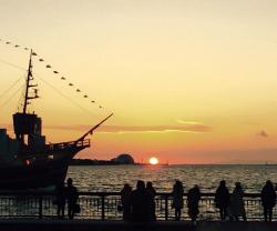 大阪湾と夕陽を眺める中央突堤ダイヤモンドポイント