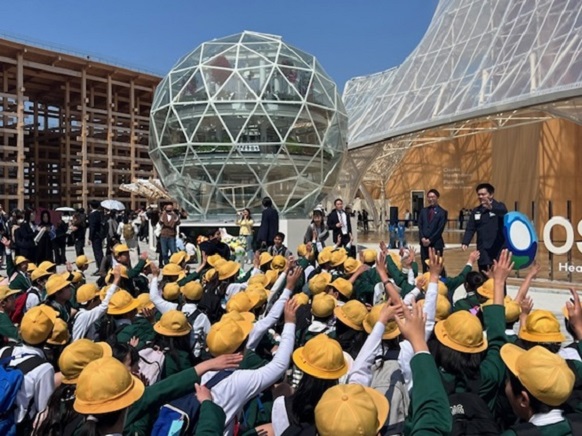 子ども達と知事