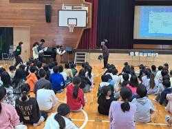 羽曳野市立高鷲北小学校の写真2