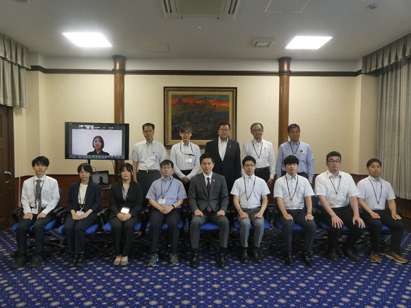 派遣された職員と知事