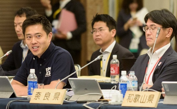 全国知事会議に出席する知事