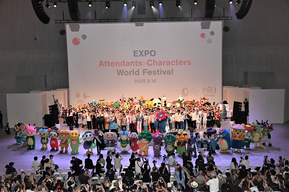 EXPO アテンダント×キャラクターワールドフェスティバルでのフォトセッション