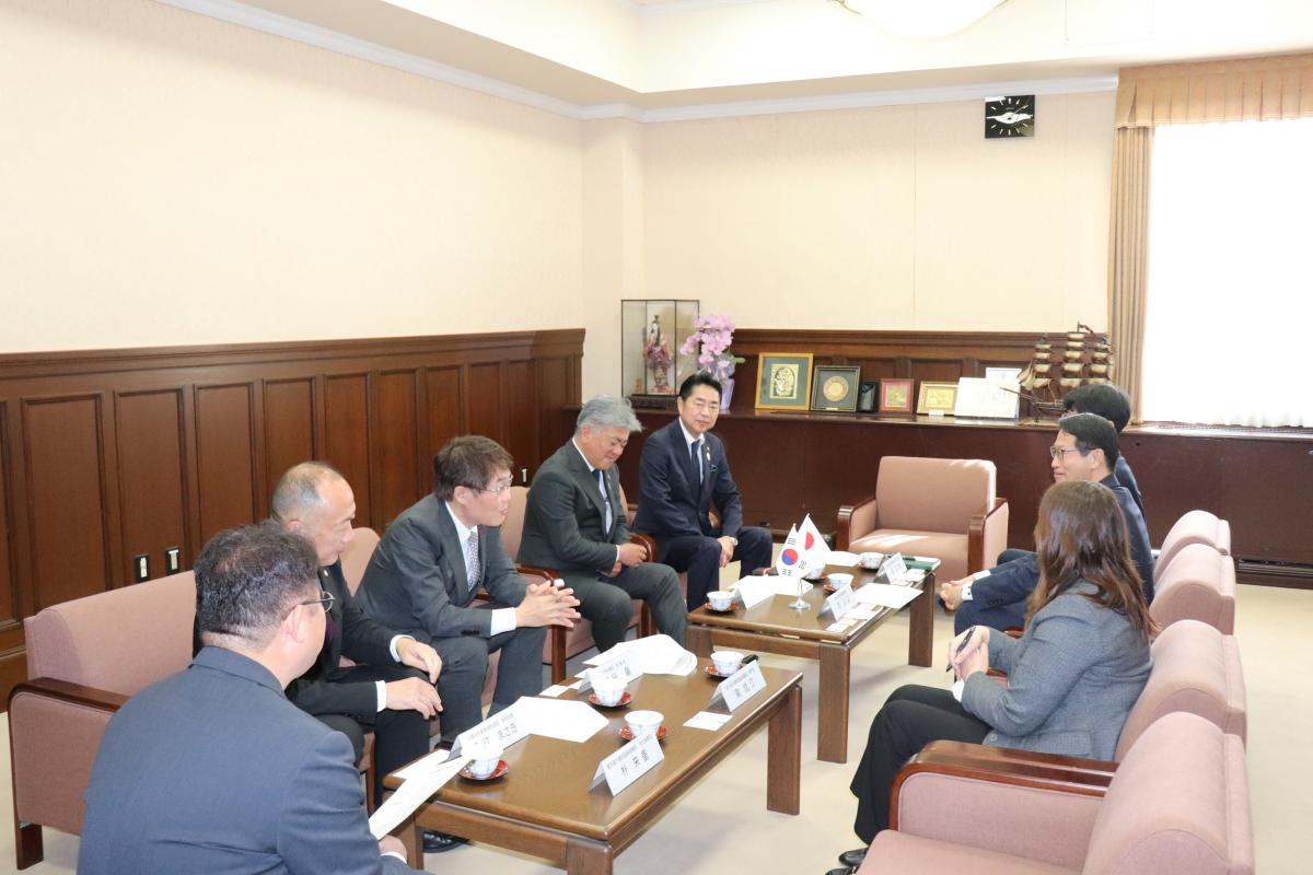 表敬訪問の様子1