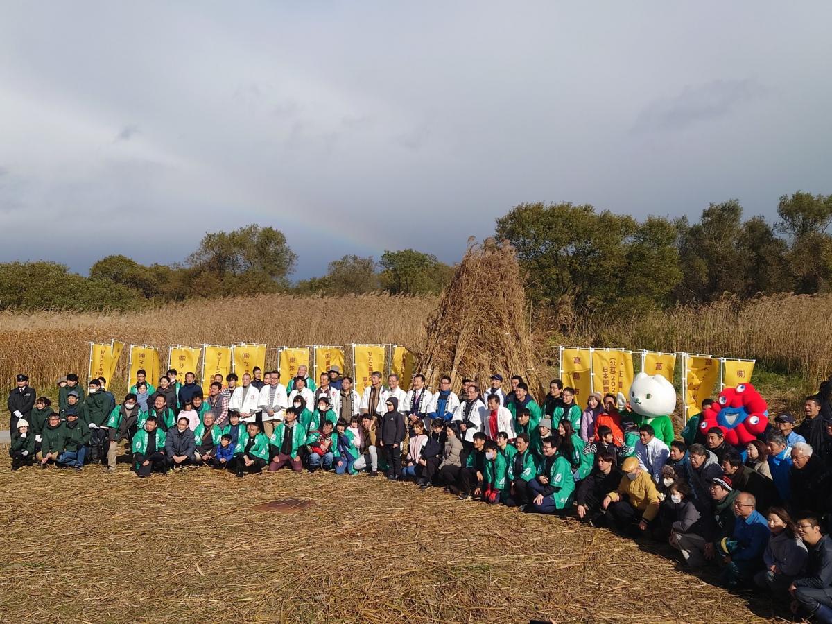 びわ湖ヨシ刈りイベント全体写真の様子