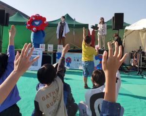 おおさかもん祭りのステージの様子