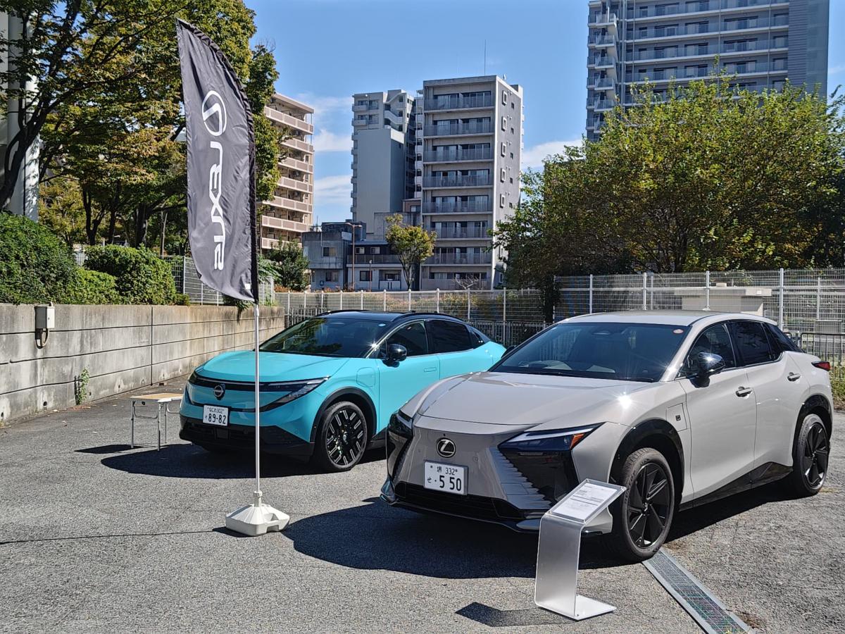 電気自動車展示