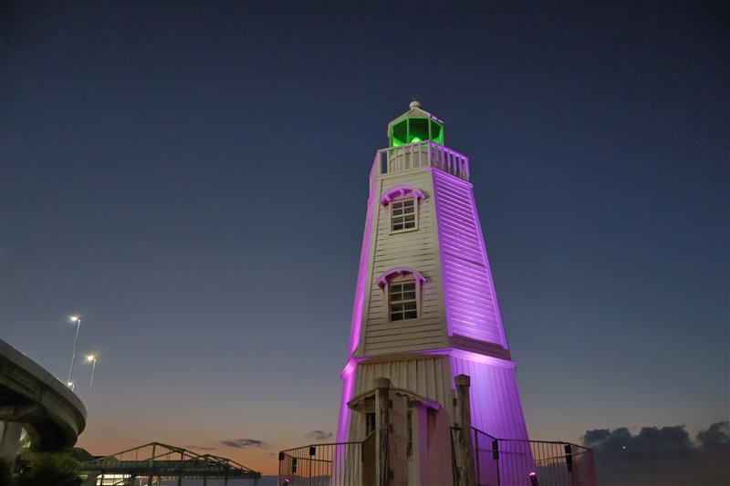 旧堺燈台パープルライトアップ写真