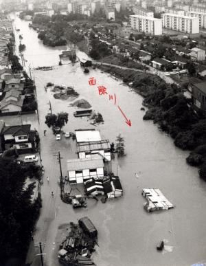 昭和57年豪雨での西除川における洪水状況の写真