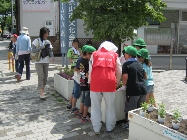 大阪狭山駅前