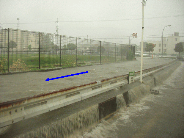 画像です。平成16年5月13日溢水状況