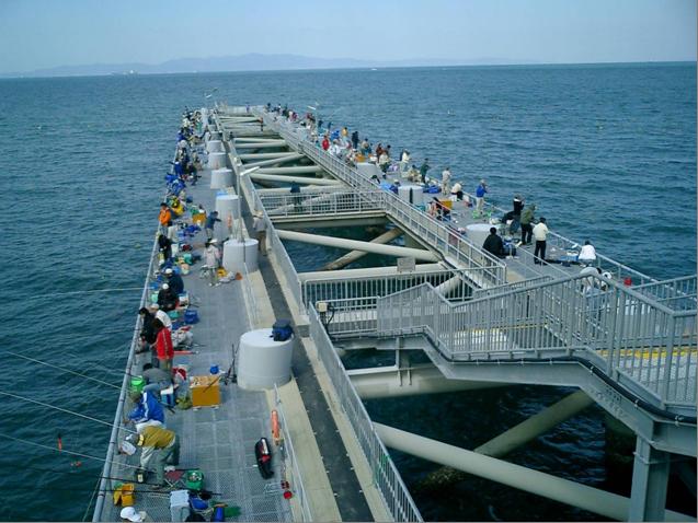 海釣り公園とっとパーク小島の様子