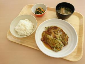 豚肉の磯辺焼生姜あんかけ定食の写真