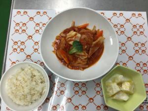 鶏肉とキャベツのトマト煮セットの写真