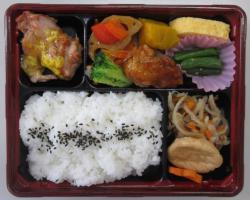 栄養バランス弁当（あんこうと彩り野菜の甘酢和え）の画像