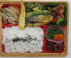 栄養バランス弁当（天ぷら＆鶏照焼）の画像