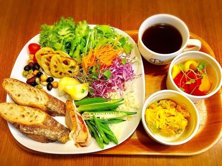 野菜もりもりサラダランチの写真