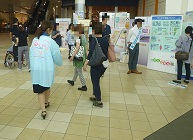 がんを知る展の街頭でのイベントの様子