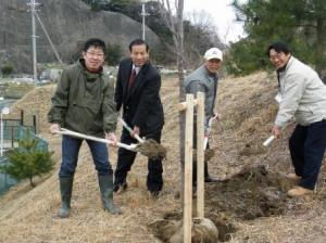 記念植樹の様子