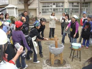 餅つきの様子