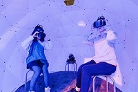 明治安田生命大阪御堂筋ビル　VR Midosuji 体験の様子