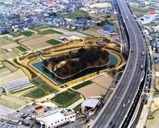 史跡黒姫山古墳歴史の広場