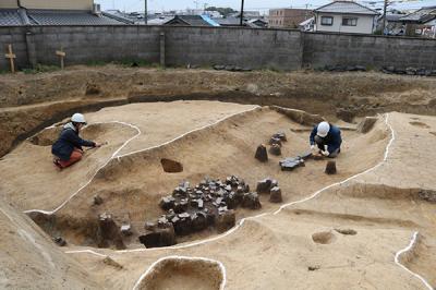 古墳時代の溝を東から撮影した写真