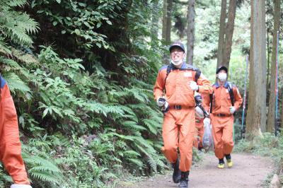 山岳徒歩訓練の様子に関する写真