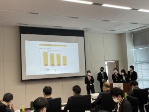 慶應義塾大学B 発表の様子