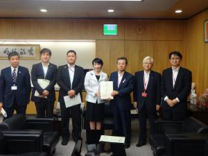 高市総務大臣に要望書を提出しました