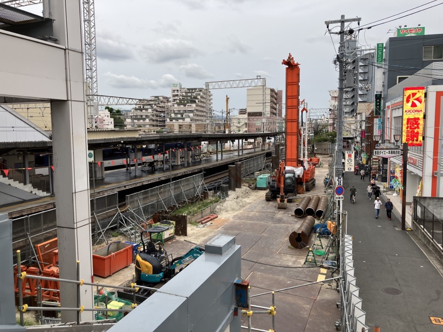 西コンコース鋼管杭施工状況