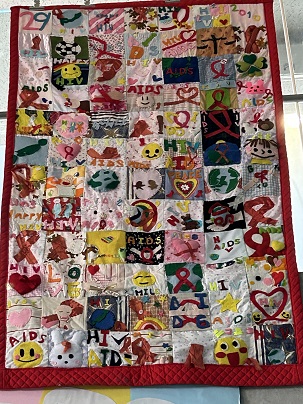 【写真】パッチワークの掲示(その3)