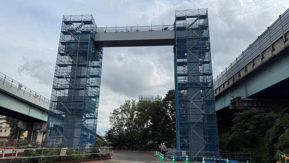 鋼軌道桁建設工事【中鴻池町工区】R8年10月1日