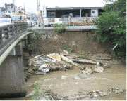 一級河川梅川の災害の様子写