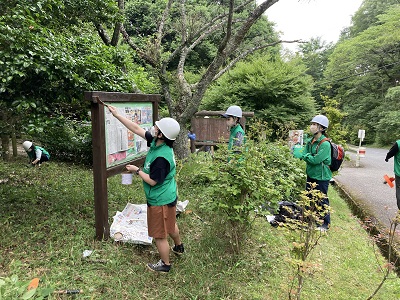 看板の塗り替え