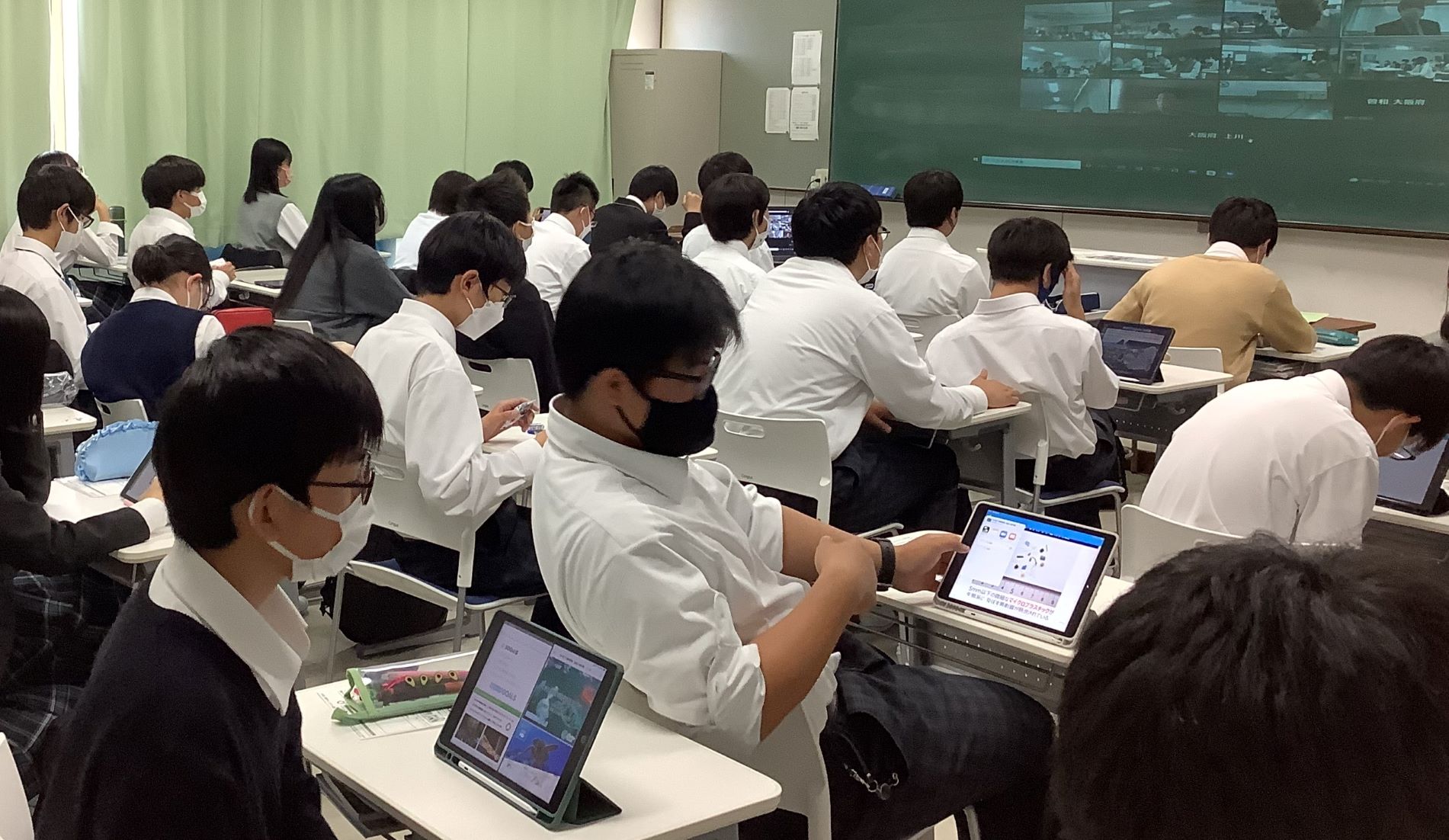 金光八尾中学校高等学校での授業の様子