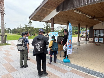 「駅からはじまる朝日・五私鉄リレーウォーク」でのごみ拾いの様子