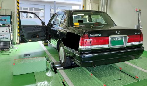 タクシーメーター装置検査の様子