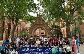 リーズ大学で集合写真