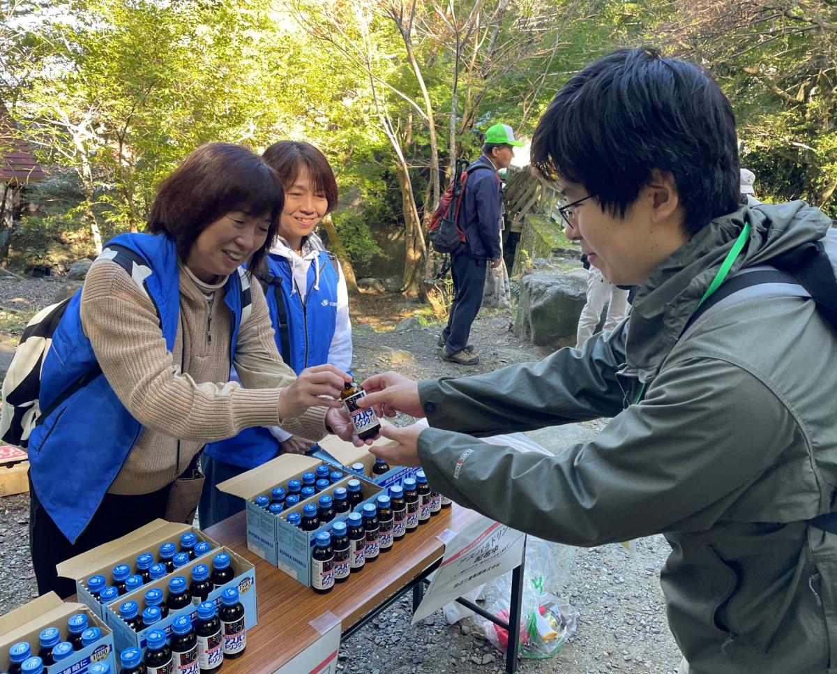 アスパラドリンク配布