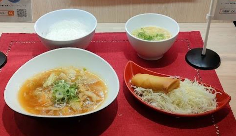 八宝菜と春巻き定食