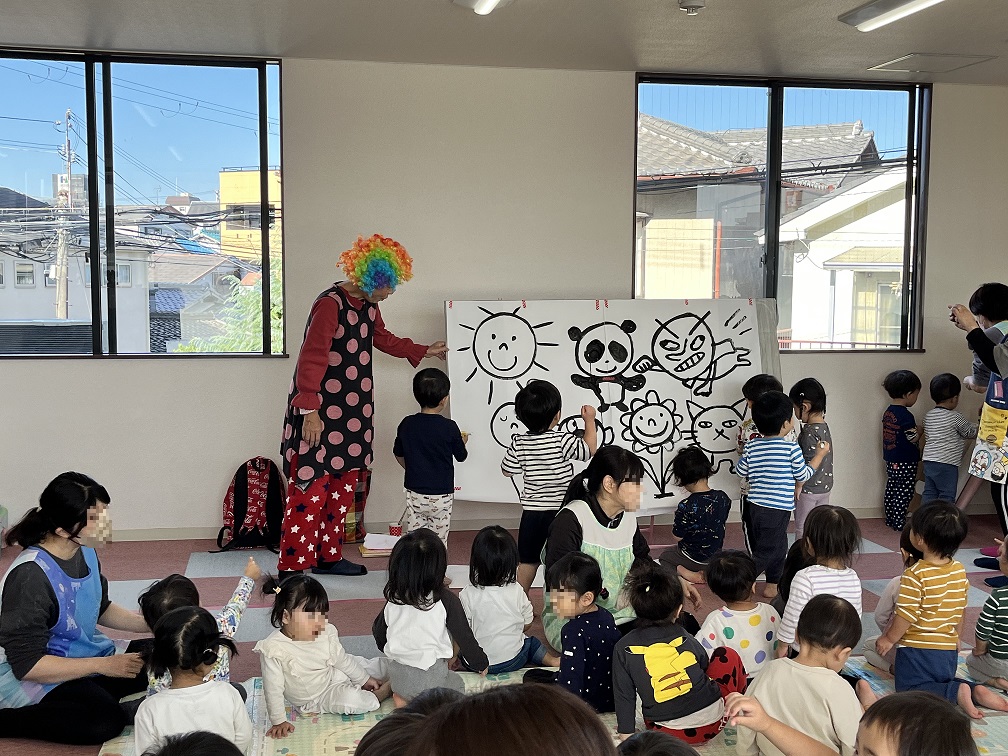 よしおかアコ先生