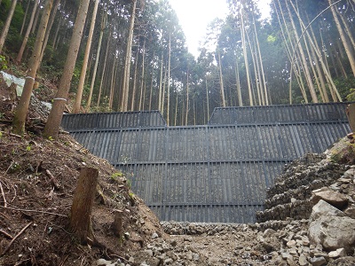 河内長野市岩瀬地区の鋼製治山ダム