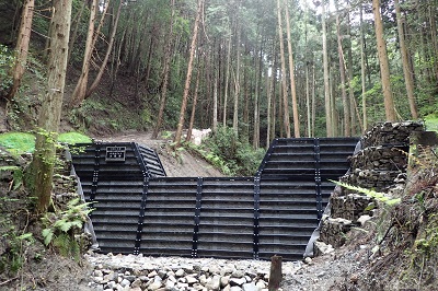 河内長野市神ガ丘地区の鋼製治山ダム