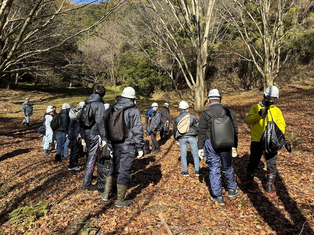 先行して活動している区域を見学している様子の画像